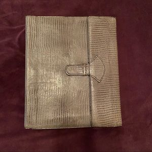 EUC vintage croc leather portfolio
